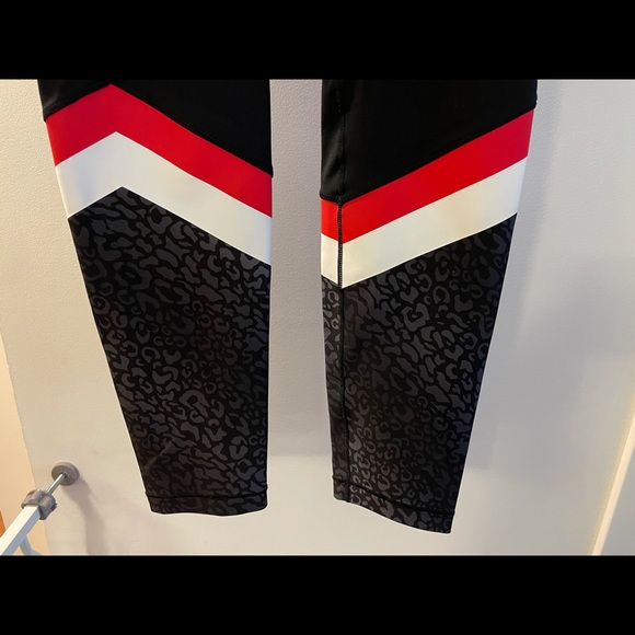 All Access Colorblock (red/wt/leopard) leggings-Sm - Picture 2 of 2